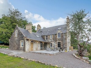 المنشأة من الخارج