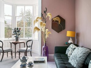 TV, fireplace, stereo