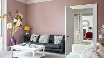 TV, fireplace, stereo