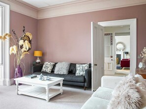 TV, fireplace, stereo