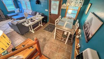 Smart TV, fireplace, books