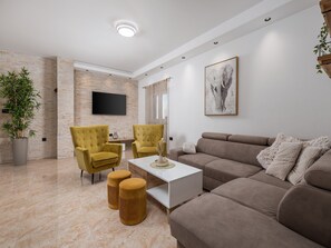 Villa (Villa Lemily - Five Bedroom Villa wit) | Living room | 32-inch flat-screen TV with cable channels, ping pong - Villa Lemily (Matulji)