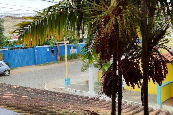 Quarto quádruplo superior, sacada, vista para a cidade | Espaço de trabalho para notebook, ferros/tábuas de passar roupa