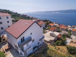 Apartment (Apartment Stipic Omis - Three Bedroom) | Außenbereich