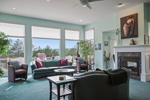 Smart TV, fireplace - Golf Course Views | Sleeps 14 | Mountain Club at Boyne Mtn | 3 BR (Boyne City)