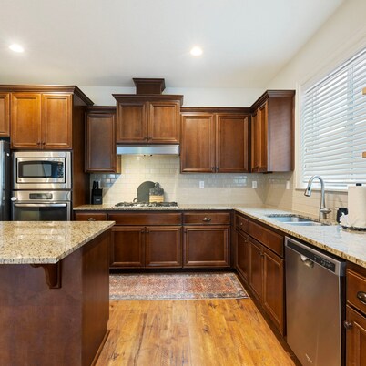 Luxurious 3BR Home in the Heart of Hillsboro