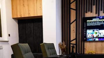 아파트 (Two Bedroom Apartment) | 내부