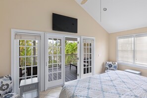 4 bedrooms, WiFi, bed sheets - 4 bed 2.5 bath home w/ ocean views, private pool oasis on Gulfview (Key West)