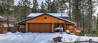 Tahoe Forest Chalet 3BR House w/ Mountain Views