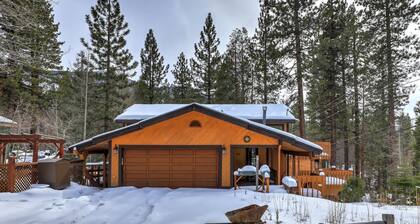 Tahoe Forest Chalet 3BR House w/ Mountain Views