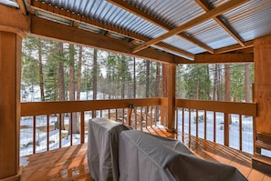 Property grounds - Tahoe Forest Chalet 3BR House w/ Mountain Views (Stateline)