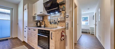 LÀgenhet Comfort - 1 sovrum - balkong | Eget kök | Stort kylskÄp, mikrovÄgsugn, ugn och spishÀll