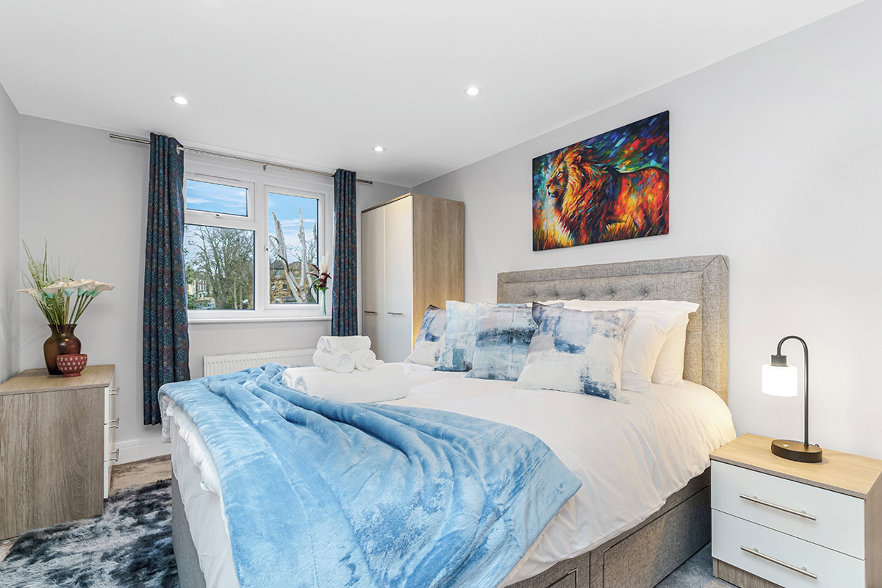 4 bedrooms, desk, iron/ironing board, free WiFi