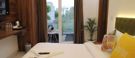 Deluxe Double Room, City View | Soundproofing, free WiFi