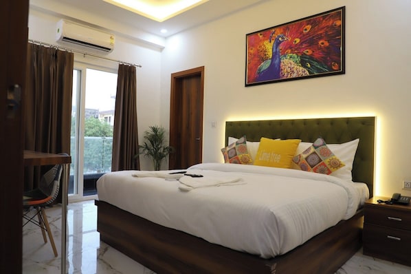Deluxe Double Room, City View | Soundproofing, free WiFi - Opulent Inn By Lime Tree Hotels (Greater Noida)