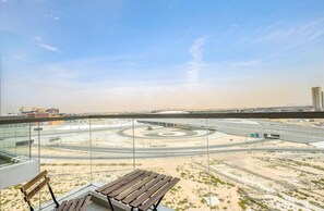 Apartment - Elite LUX Holiday Homes - Sleek Urban Studio in Liwan Dubai (Dubai)