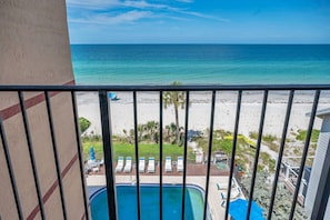 Property grounds - Sunshine Condo #4A Beachfront Perfection (Indian Shores)