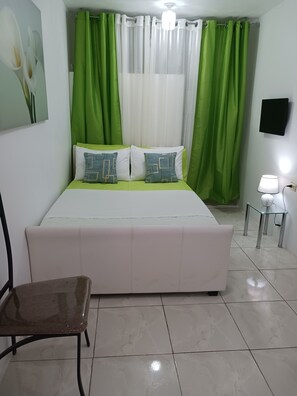 1 bedroom, iron/ironing board, WiFi, bed sheets - Self-contained room 1 in Tower Isles near Ocho Rios  (Tower Isle)