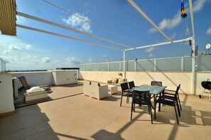 Outdoor dining - Apartment 28, Residencial Marinamed - Punta Prima (Torrevieja)