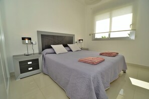 2 habitaciones, tabla de planchar con plancha y wifi gratis 