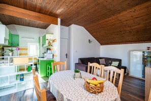 Apartment (One Bedroom Apartment with Terrace) | Dining room - Apartment Dorica (Dubrovnik)