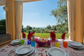 Appartement, vue sur la piscine | Vue de la chambre