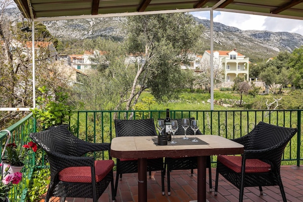Appartement (Three Bedroom Apartment with Terrace) | Terrasse/patio