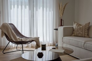 Smart TV, computer monitors, printers - Acropolis View Plunge Pool Loft (Athina)