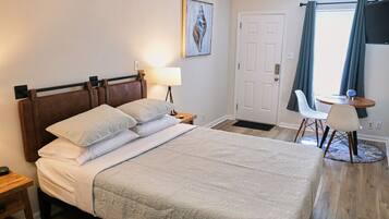 1 slaapkamer, een strijkplank/strijkijzer, reisbedje, gratis wifi