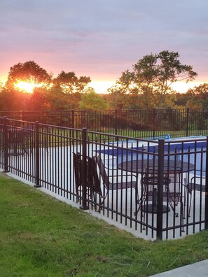 Property grounds - Home for 21 Near Ark - Ensuite Bathrooms - w/Pool! (Williamstown)