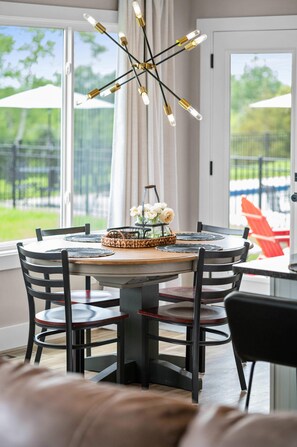 Luokittelematon kuva, 2 kautta 33, painike