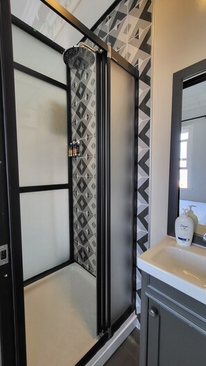 Shower, rainfall showerhead, hair dryer, slippers - Mansion Milia  (Adalar)