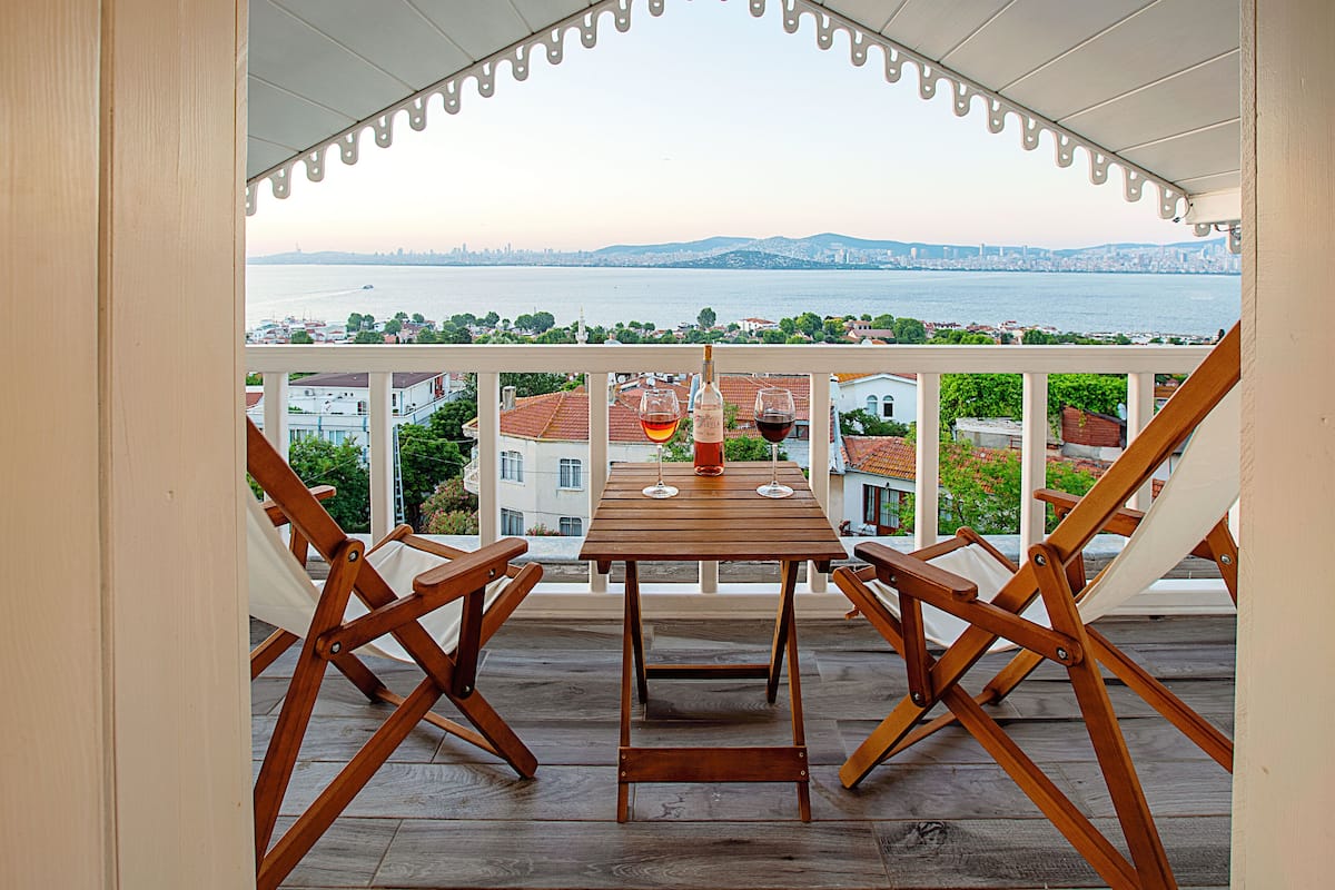 Panoramic Penthouse - Balcony, Sea View, Rome Suite | Sacada