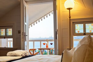 Panoramic Penthouse - Balcony, Sea View, Rome Suite | Kaliteli yatak takımı, memory foam (visko elastik) yatak 