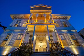 Front of property - Mansion Milia  (Adalar)