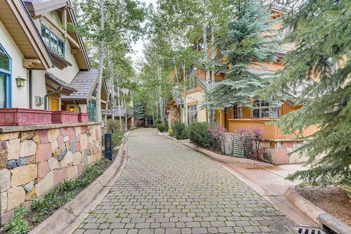 Walk to Lift: Arrowhead Ski Condo w/ Pool Access!