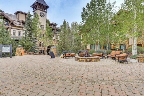 Walk to Lift: Arrowhead Ski Condo w/ Pool Access!