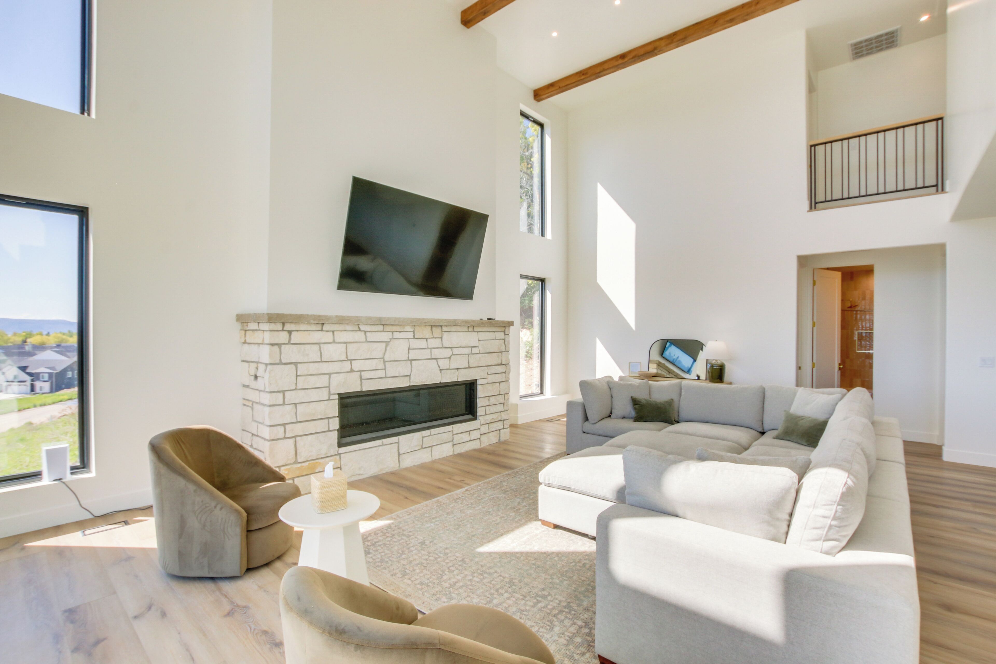 House (6 Bedrooms) | Interior