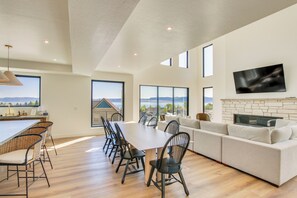 House (6 Bedrooms) | Front of property