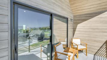 House (6 Bedrooms) | Interior