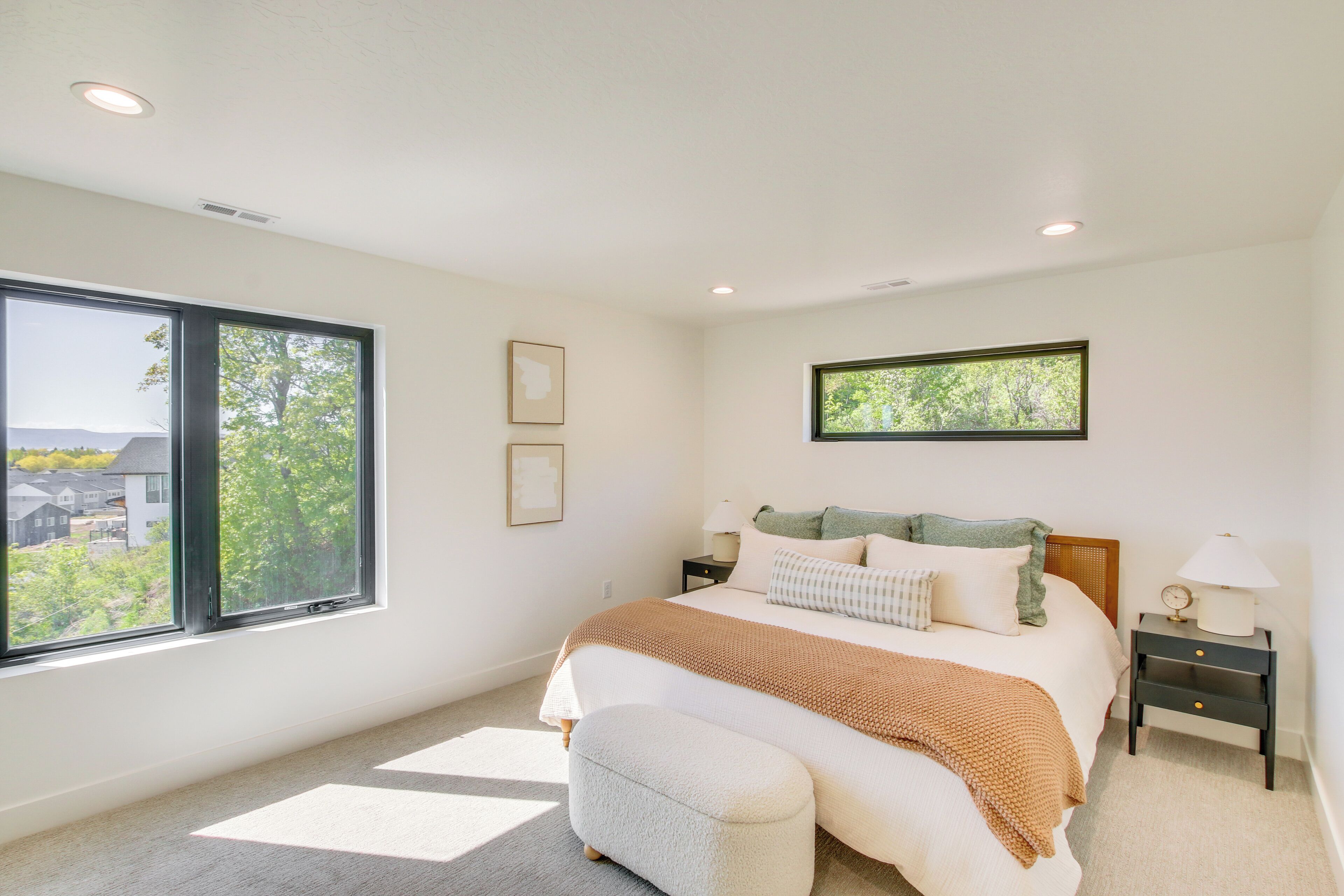 House (6 Bedrooms) | Interior