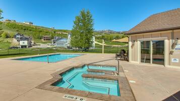 House (6 Bedrooms) | Interior