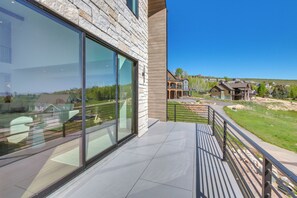 House (6 Bedrooms) | Interior
