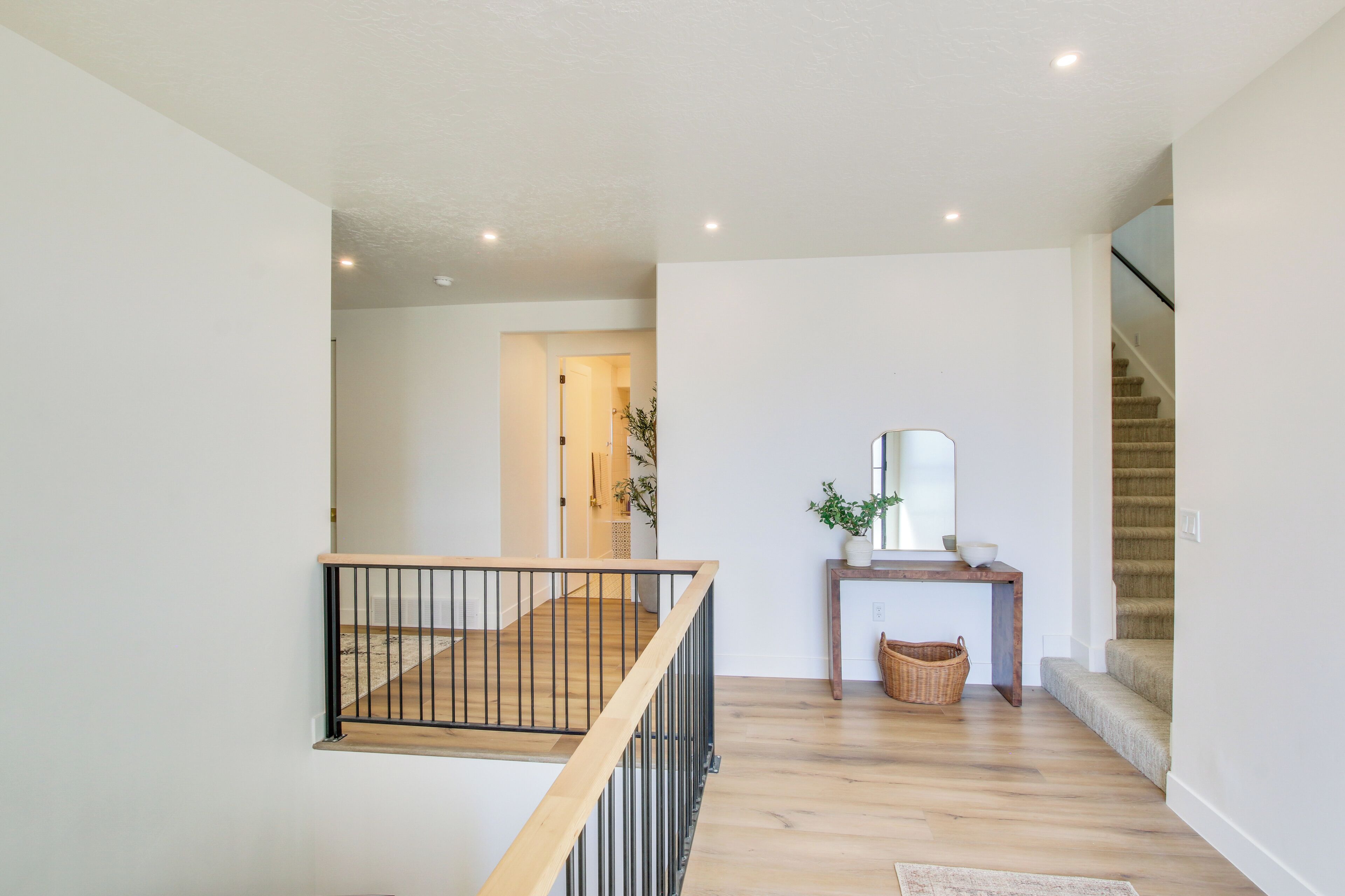 House (6 Bedrooms) | Interior