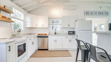 Cottage (2 Bedrooms) | Interior