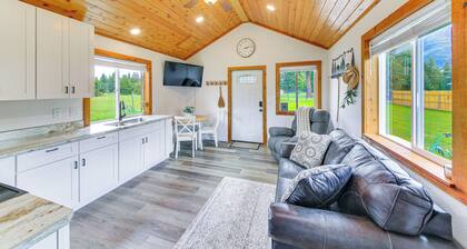 Peaceful Bonners Ferry Cabin w/ Deck & Mtn Views!