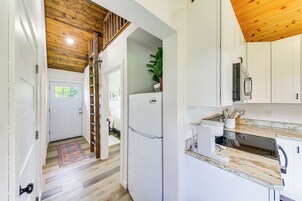 House (1 Bedroom) | Interior