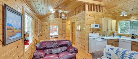 House (2 Bedrooms) | Interior