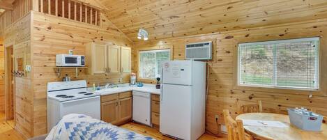 House (2 Bedrooms) | Interior