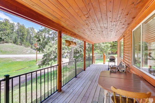 Pets Welcome: Cozy Cabin w/ Deck in Deadwood!